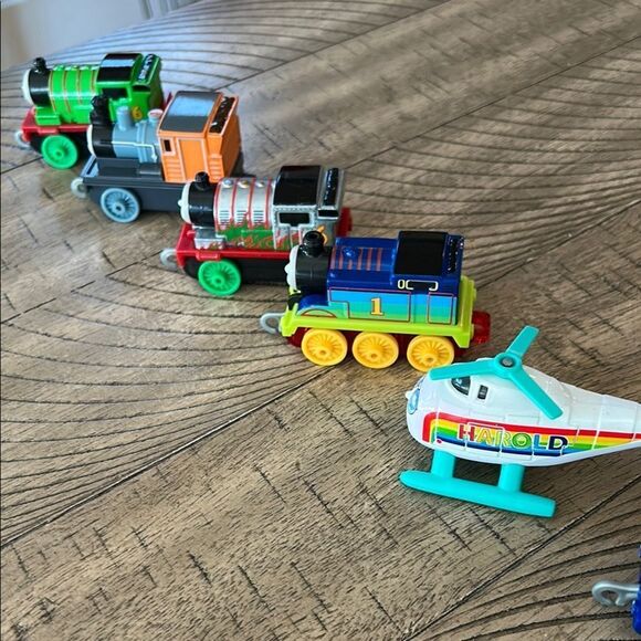 Thomas theβTrain π and Harold the Helicopter π 9 piece Toy Set, Choo Choo! π - Picture 12 of 17